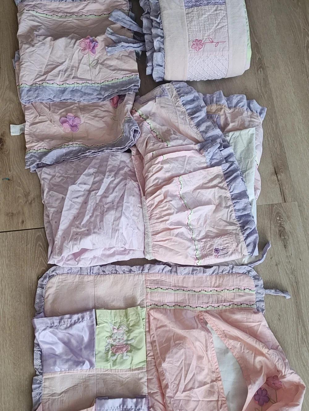 Vintage Cottagecore Wamsutta 7 Piece Baby Girl Crib Set, Comforter, Skirt  More